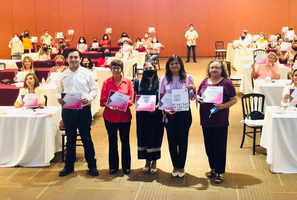 IEPCTabasco's tweet photo. La Consejera Electoral y Presidenta de la @CIGYND, María Elvia Magaña Sandoval, participó en el Coloquio Instrumentos Jurídicos para el Derecho de Las Mujeres a una Vida Libre de Violencia, con el objetivo de difundir las realidades y los retos que enfrentan las mujeres. https://t.co/0pJeedcBCG
