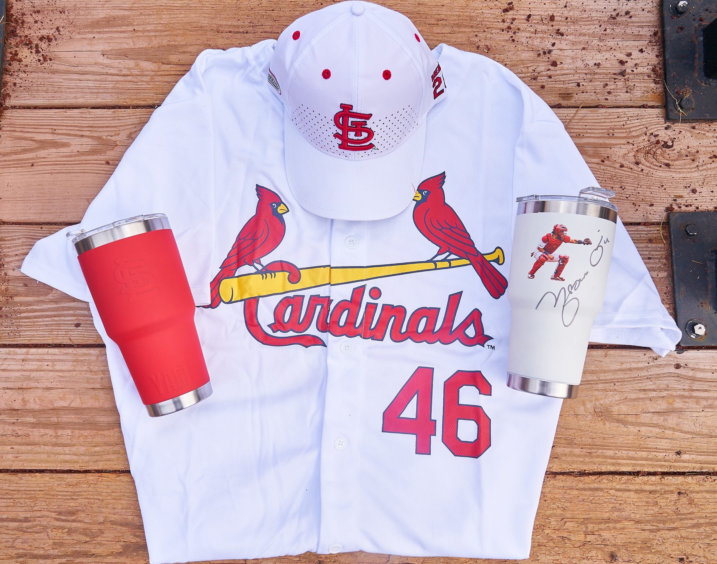 St. Louis Cardinals on X: A Yadi Tumbler, Goldschmidt Jersey, Arenado Hat,  and a $100 Cardinals Gift Card Reply with the name of your favorite  current Cardinal for a chance to win!