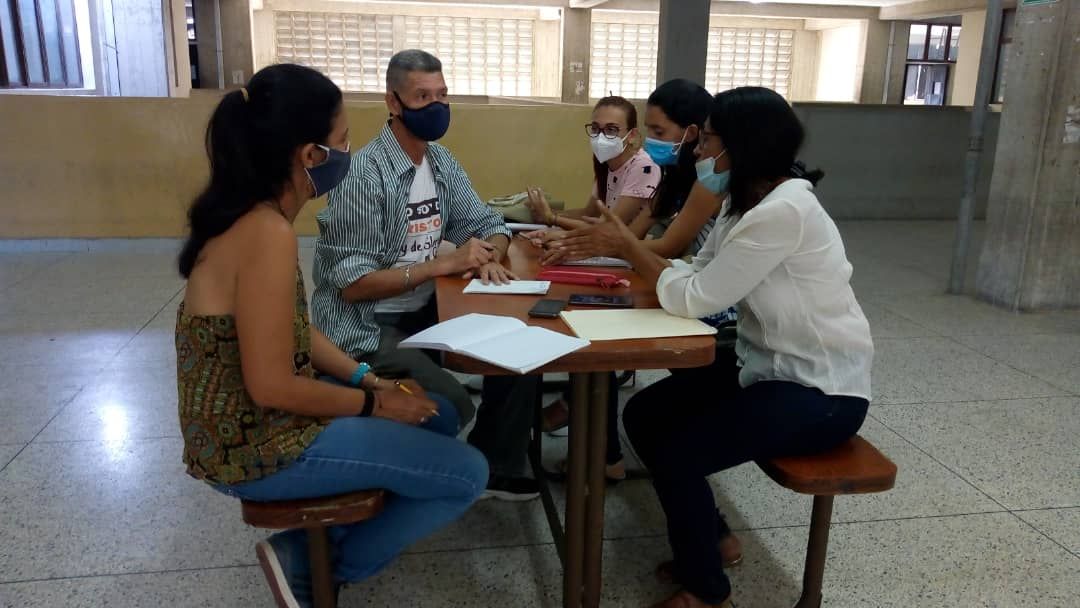 uptlara's tweet photo. #Enterate Estudiantes del #PNFCP Sección CO2303
UC: Proyecto II y la sección LCO4302 Trayecto IV UC: Proyecto asistieron a las asesorías y conversatorios con los docentes Segundo Gil, Alsy Rivero y Francis Guiado.
#UptaebActiva
@michellyvivas @SandraDudamel @alsyrivero https://t.co/isywAQXttr