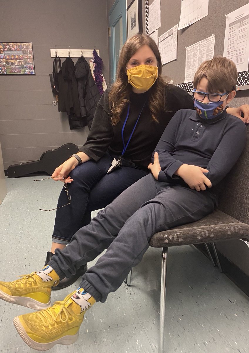 StAnselmTCDSB's tweet photo. Twinning moments from recent days at #StAnselmTCDSBβ¦stay safe and have a pleasant weekend, friends! ππ#StaffAndStudents #Community https://t.co/4ZRkU1oyus