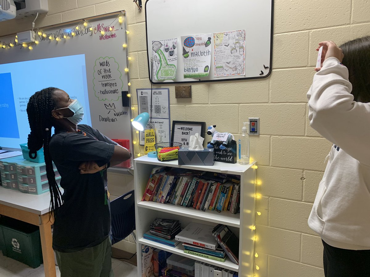 MsNgELA's tweet photo. Playing charades/Heads Up with Watchmen today in IB Lang &amp; Lit Y1! What a great way to start the break!!!! #IBuKnighted #uKnighted @Cen10English @The_CHSKnights @The_CHSKnights https://t.co/o6Ii45STqa