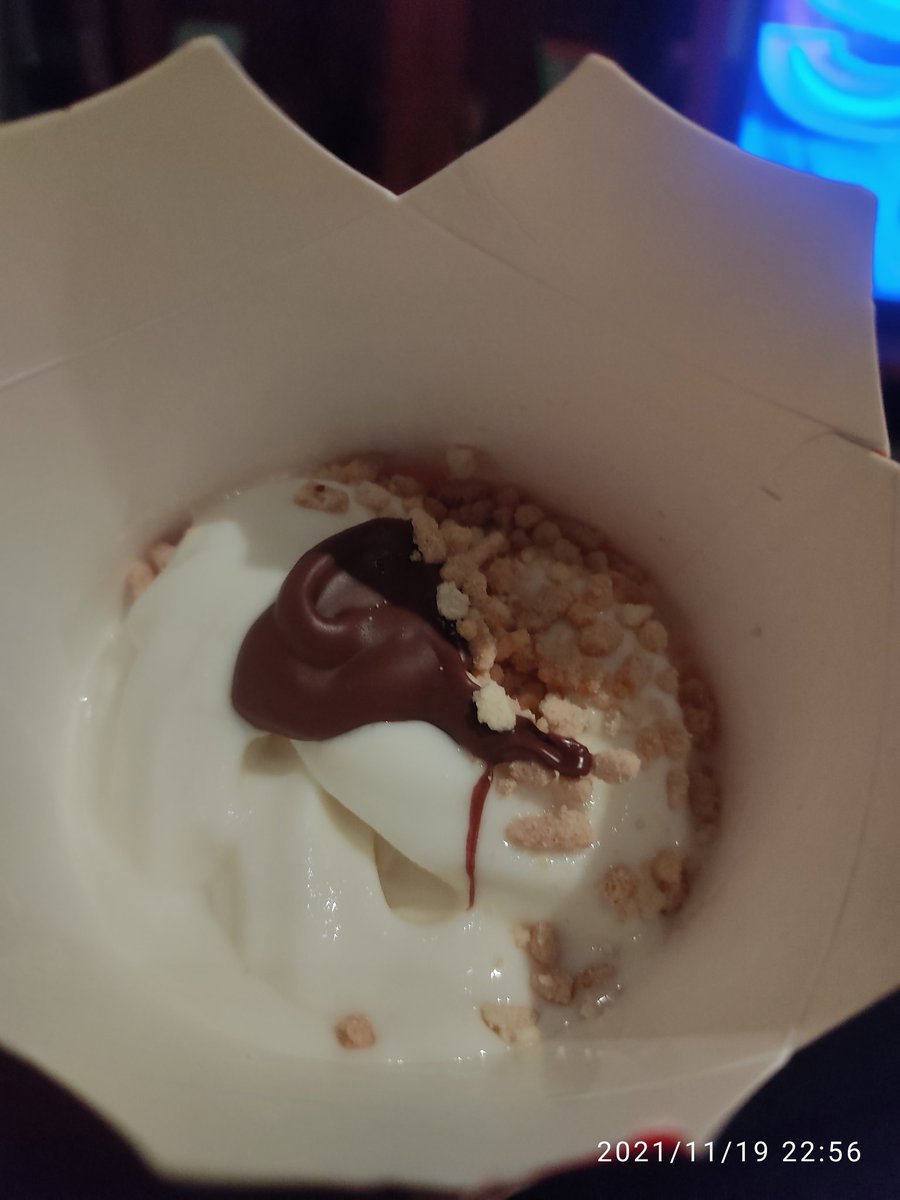 cheloky76's tweet photo. @burguerkingfk hago pedido a domicilio, en Avda de Aviación, pido un King fusión con Nutella que cuesta 3'00€ a domicilio echan esta poco de Nutella, muy mal servicio, por ese precio me compro un bote de Nutella. https://t.co/8rVPhakS2N