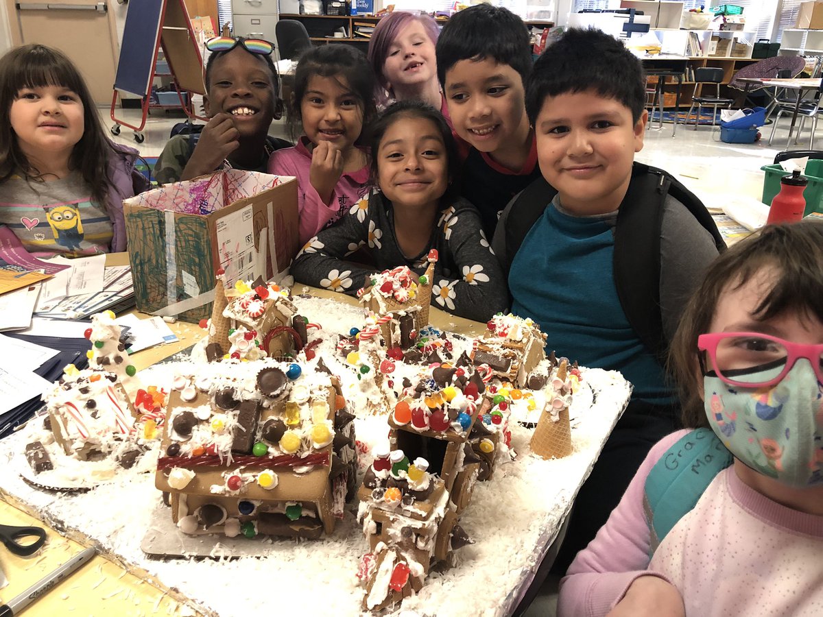 peterbl93898232's tweet photo. Check out our gingerbread houses. My first graders were awesome today. #fantasytrees here they come. https://t.co/JITmP9YYNN