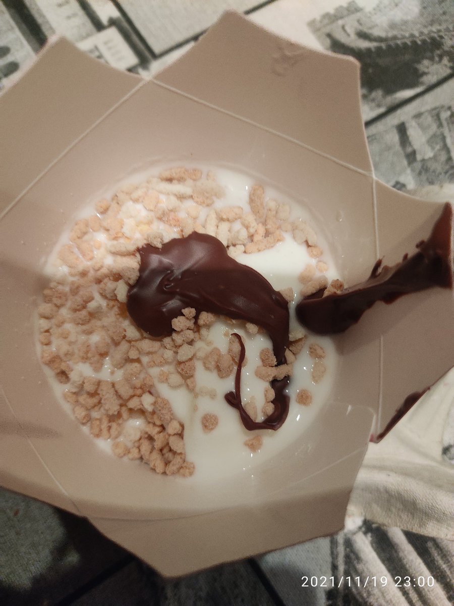 cheloky76's tweet photo. Bueno he pedido 2 King fusión y el otro exactamente igual, y poco helado, muy mal servicio https://t.co/rWcMauN5rI