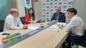 Empresa de Estados Unidos que propone un sistema que ayuda a combatir el Covid y otro virus visitó Silicon y se instalaría en el Parque Industrial
misionesonline.net/2021/11/19/emp… <a href="/SiliconMisiones/">Silicon Misiones</a>