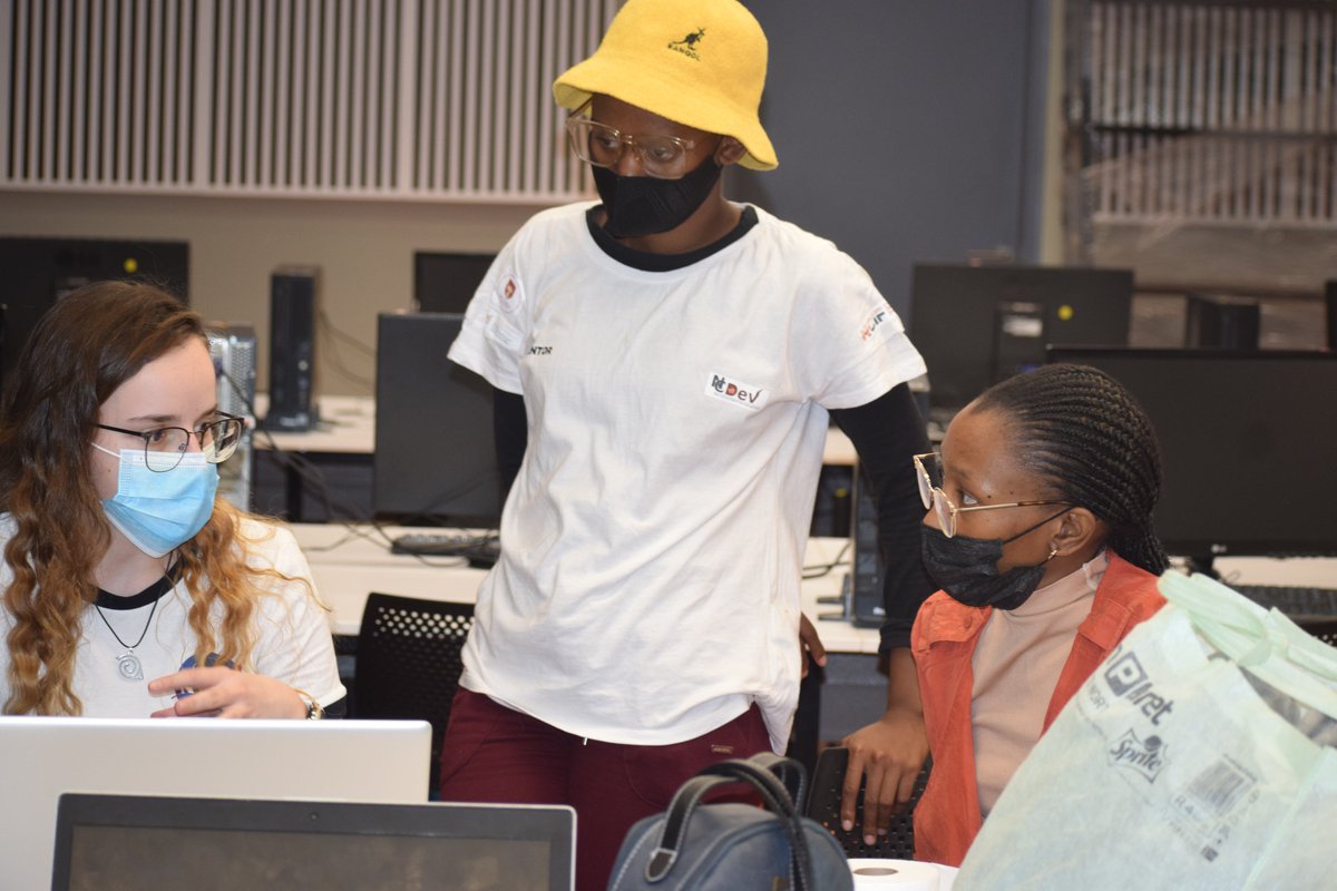 leeezo99's tweet photo. Getting ready for MIDNIGHT PITCH as we go in usual #HackathonProtocol ... 4 Teams given 8 mins to present... @NEMISA_ @NCDevEco @MySPU @Geekulcha @GeekulchaSPU @GkssCut #NemisaDatathon2021 https://t.co/22SCAtxxdU