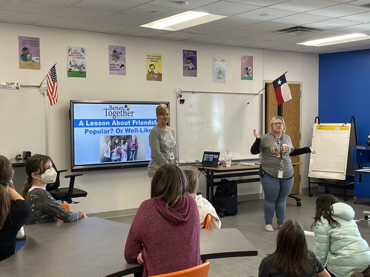 MrsClarkDobbs's tweet photo. Thank you @rocheddy2  &amp; @Pjust3136 for the great lessons for our 6th graders!🧡 https://t.co/NOW2i3OYFz
