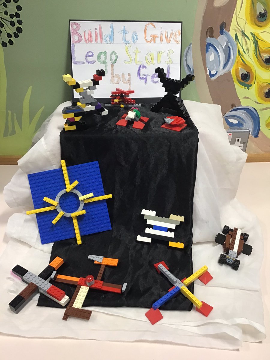2Neave's tweet photo. What a beautiful display of Lego stars created by Ged for #BuildToGive. https://t.co/P0psWa0sIp
