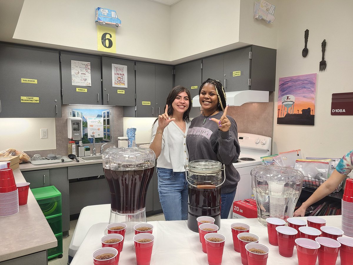 BGreenlhs's tweet photo. Thankful to be a Fighting Farmer! #LHSFCS hosted the Teacher Potluck showcasing some #LHSFoodScience student servers this afternoon during lunch. Thank you to all who pitched in to make it a success!
@LewisvilleHS @lisdcte @LewisvilleISD https://t.co/SdwuynhzYc