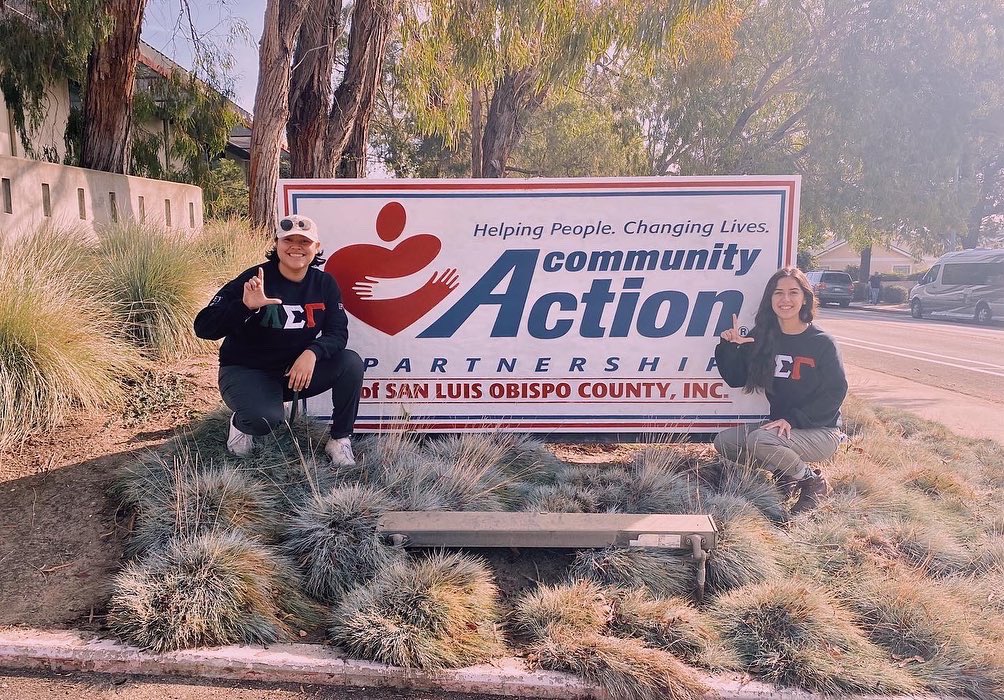 LSG_CalPoly's tweet image. 🍂2021 Thanksgiving Food Drive🍂

These past weeks the Sisters of Epsilon Chapter have been working hard collecting donations &amp;amp; food items to give back to our families with the National Headstart Program! We were able to make 20 baskets and feed families this Thanksgiving season!