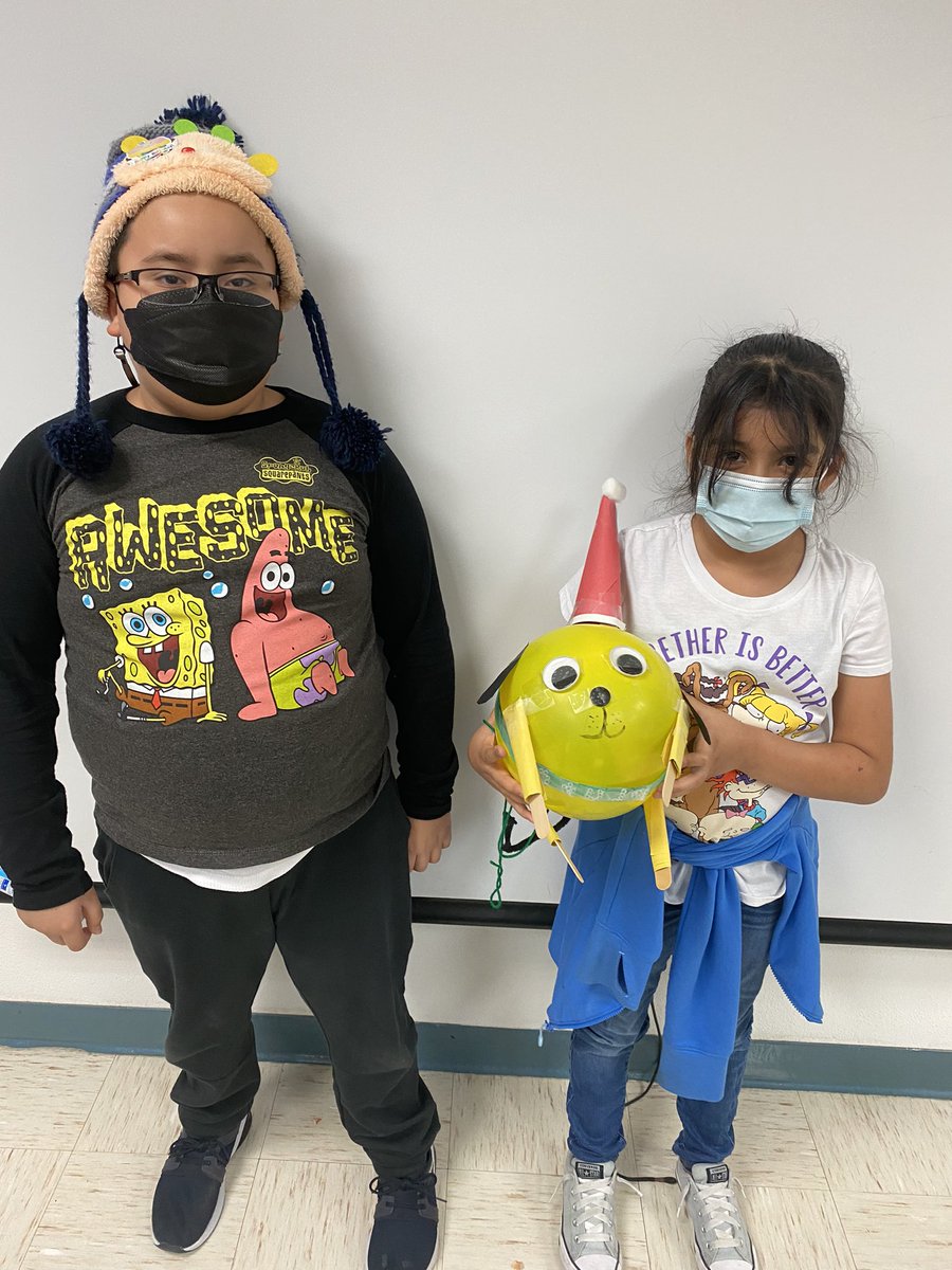 Garcia3Diana's tweet photo. Balloons Over Broadway - 4th grade STEM activity, students made their own version of the balloon puppets in the Macy’s Thanksgiving Day Parade. #TravisSTEM @MrsAlmaGonzalez @monica_torres21 @MPena220 https://t.co/qLeu42HPOt