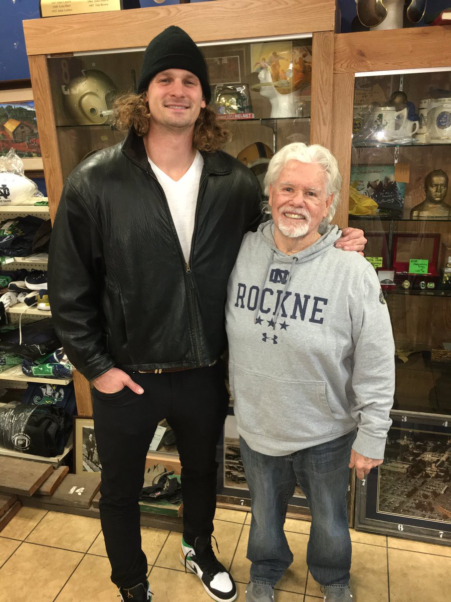 Augie’s Locker Room tweet media