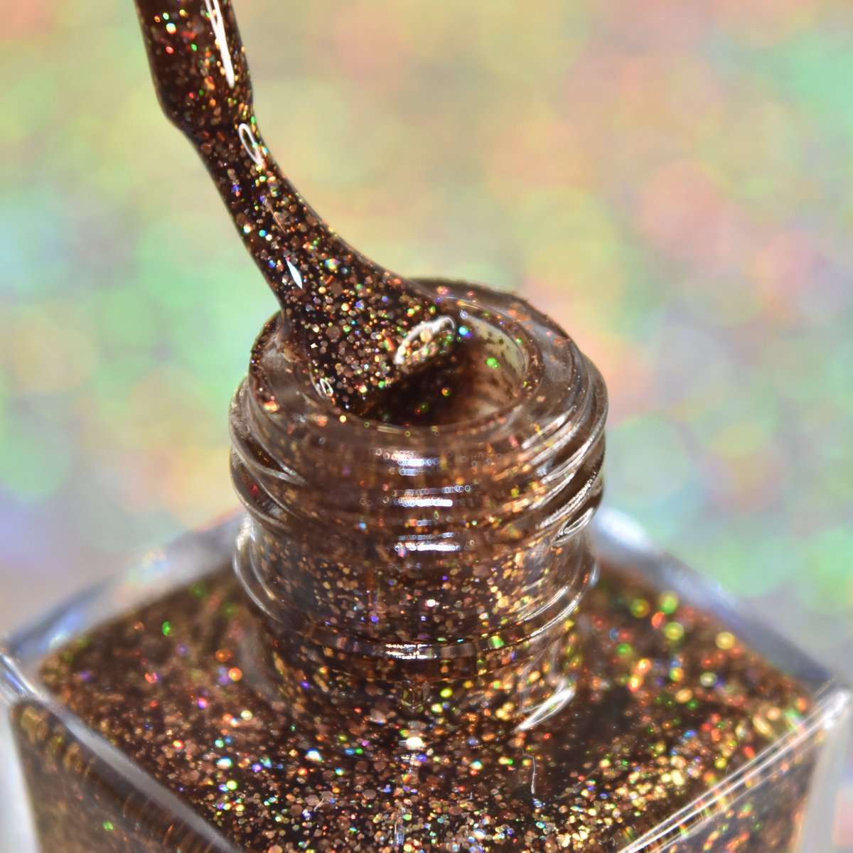 melonnailart's tweet photo. *PR Sample* 4/6 Choco Holo๐คfrom the @holotaco Cristmas collection by @nailogical. A real sweet tooth vibe๐๐ซ This was also the perfect polish to create the gingerbread man nail art (IG for more info๐
) & I used 3 coats on my nails! ๐
#holotaco #holotacocristmas #chocoholo https://t.co/tVyaio3WQF