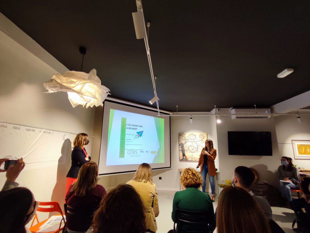 CeipHispanidad's tweet photo. Hoy, el @CeipHispanidad , @PuertadeSancho y #CEIPReinodeAragón, en el Encuentro de #EducaciónInclusiva organizado por @Plenainclusion
Se ha presentado web 'Coles por la inclusión' y hemos compartido experiencias con casi 60 colegios de toda España. Una maravillosa oportunidad. https://t.co/UGrtvk8WxW