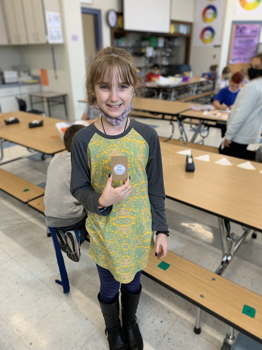Congratulations to Autumn! She received a *Hot Potato* today for being an amazing (and voluntary) helper to her @FRMrsCunningham classmates in art!! 😊 ~ Hey <a href="/LPSFranklinElem/">Franklin Elementary</a> Autumn can’t hold on to this for too long🔥🥔!! ~ Are you helping others?? 👀