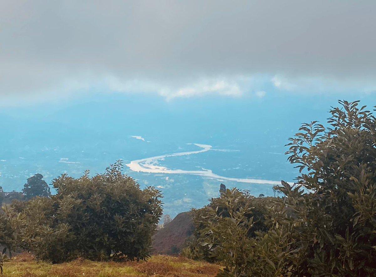 SENA_Antioquia's tweet photo. Cerramos la semana con esta historia: ⛰ a un costado del majestuoso valle del río Cauca 🏞 se ubica el corregimiento de Horizontes, en el mpio. de Sopetrán, que es atendido por nuestro Complejo Tecnológico Turístico y Agroindustrial del Occidente antioqueño. Sigue 👇🏻 https://t.co/NtkWMIDkyB