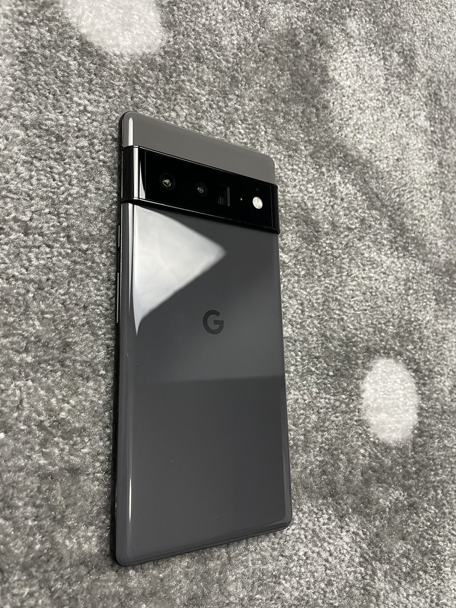 Str8Tech94's tweet image. Selling this Google Pixel 6 Pro for $850. Comes with the screen protector already on it. Plus I’ll throw in the other 2 I haven’t used. Also selling it with the case as well. Only have had it for 3 weeks. 
Inbox me in interest !
Color: Stormy Black
Storage: 128GB
RAM: 12GB