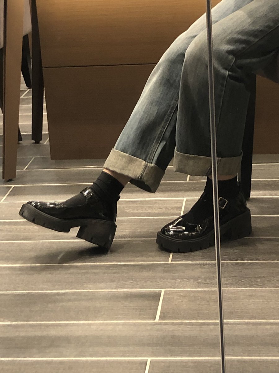 sxftarii's tweet photo. not quite a high heels but still a pain to wear anyway legs reveal? https://t.co/LSVJK1XBZH