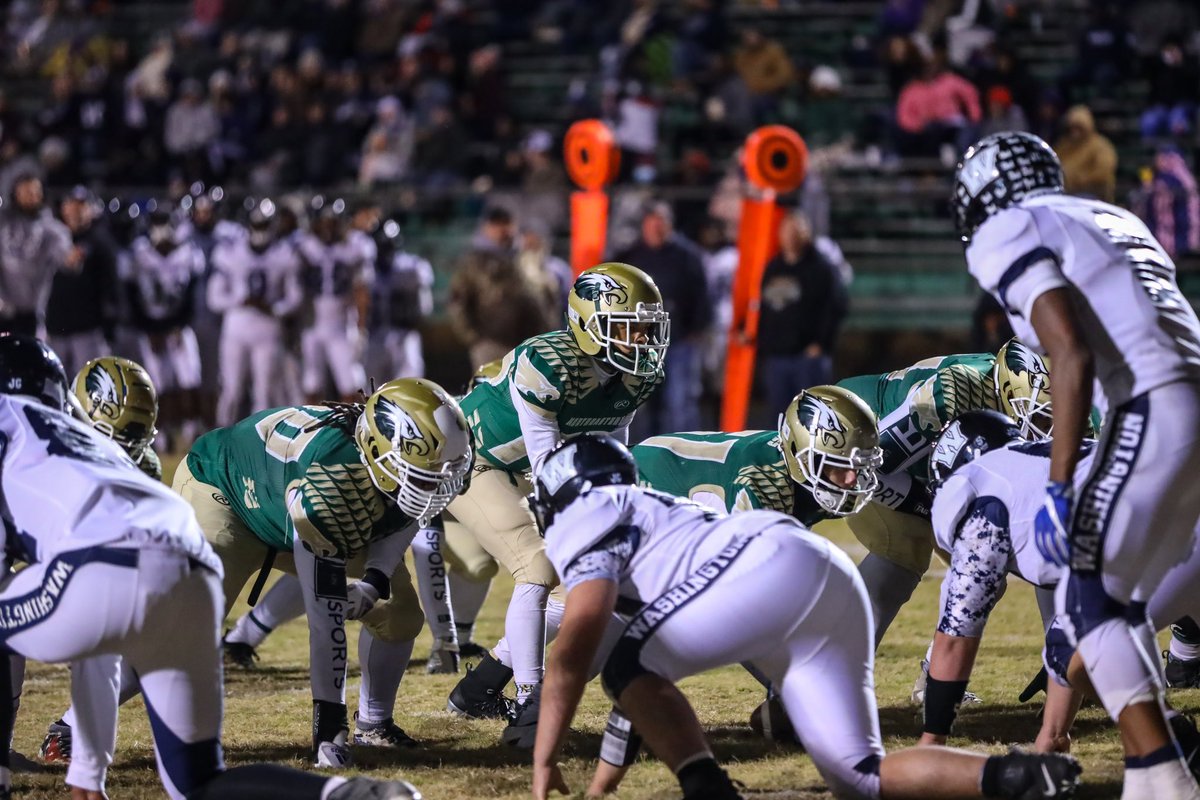 joel_onais's tweet photo. The Northeastern Eagles defeated the Washington Pam Pack tonight 57-47. The Eagles will host Wallace Rose-Hill next Friday night. 💚💛🦅📸 #PlayOffFootball @TDAsportsNENC @touchdownfriday @ncvafbpage @BoostersNHS @HighSchoolOT https://t.co/JHYdVEnDzj