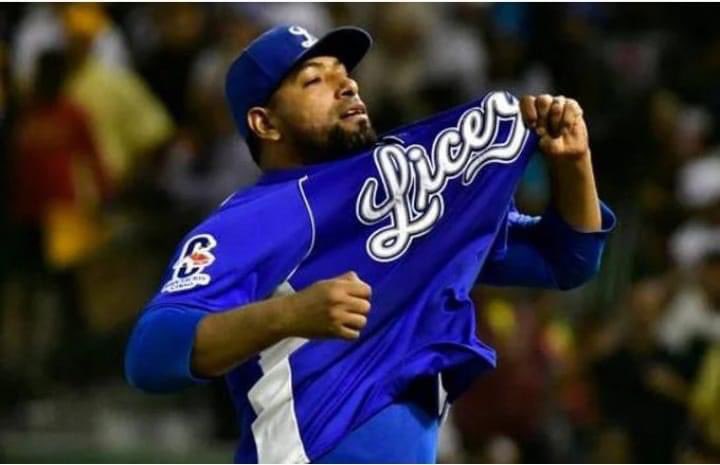 ferreras_carlos's tweet photo. Licey no es un juego, no es una tabla, no es una mala racha…Es un pueblo. #RD #CarlosFerreras #ElEquipoDelPueblo #ElGlorioso #Licey #LiceyCampeón #Lidon @TigresdelLicey @LIDOMRD https://t.co/VxlrSBMQSH