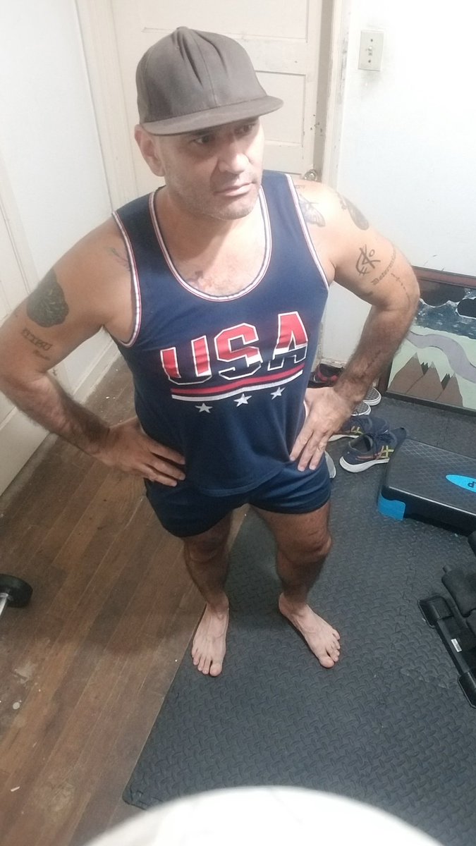 PatrickNation6's tweet photo. Lower body brutalization tonight!! #HeatsoutFeetsout #RadSkadNation #Crushingit #the4Ds #Manfeet https://t.co/3TxO6vwYlB