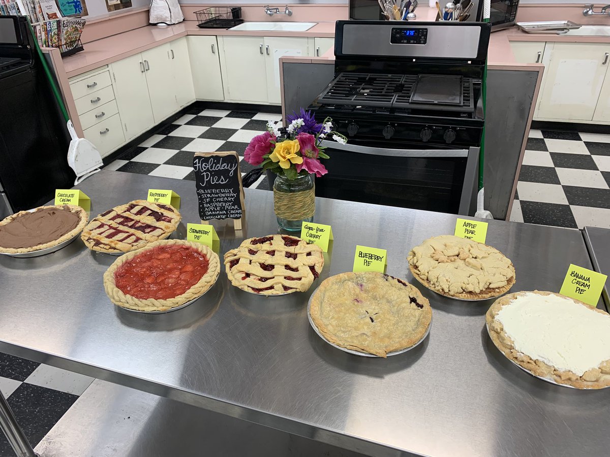 LVCulinaryArts's tweet photo. Culinary II students celebrated their “Friend’s Sides-Giving” today after preparing delicious food all week!
✅ Everything from scratch…even the pie crusts!
❤️ It was exceptional!!!
@LaderaVistaJH @FullertonSD
#CreateDelicious
#LVCulinaryArts https://t.co/S3zlIuZeSE