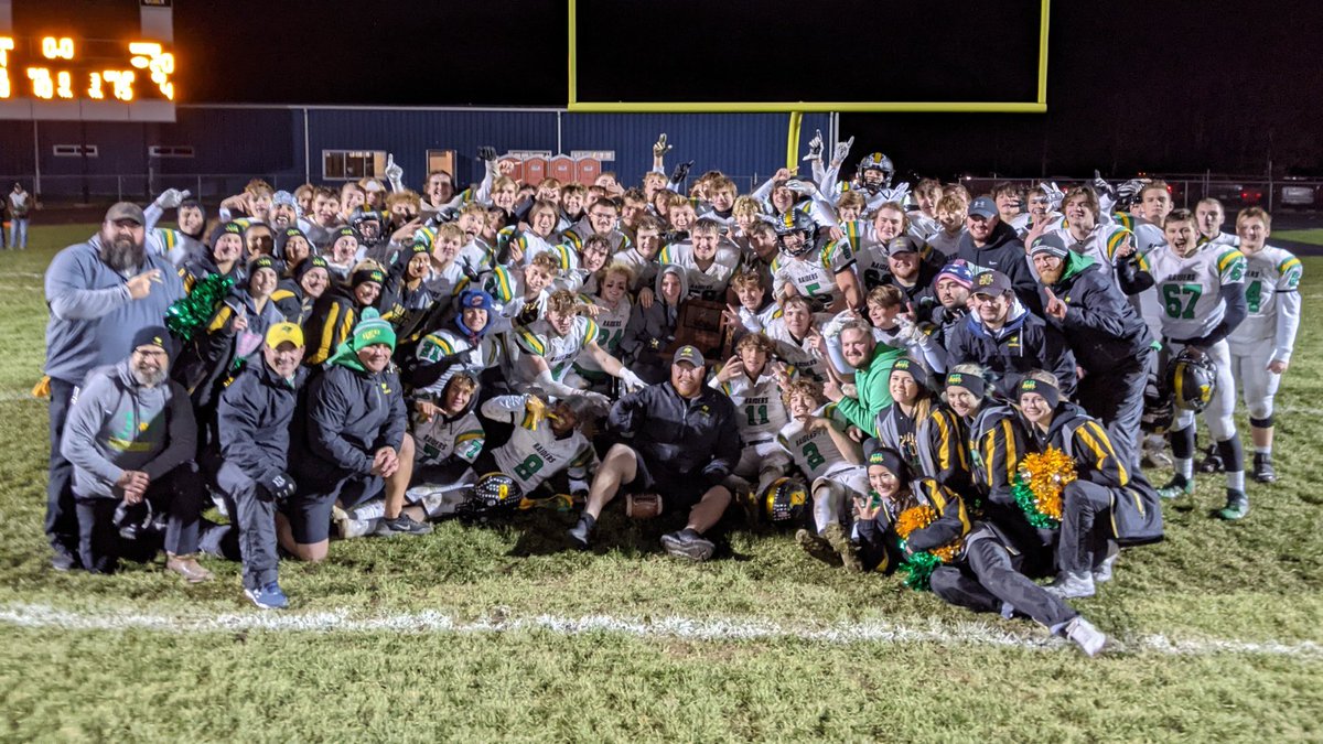 nridgeathletics's tweet photo. SEMI-STATE CHAMPIONS!! 🔰🏈🏆 https://t.co/YgP41bL4cv