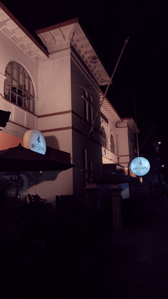 wongrapenting's tweet photo. Sisa perjalanan kemarin, dalam rangka entah ngapain. hujan dari semarang - solo - Yogjakarta. Tidak menyurutkan asa bertemu denganmu, meski belum saat nya, mungkin nanti tinggal masalah waktu saja. https://t.co/mEeOHkHtsm