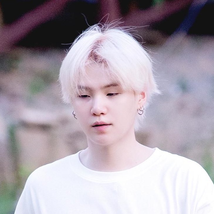 Yoongi is my world ⁷ 🐰🐱🍊 tweet media