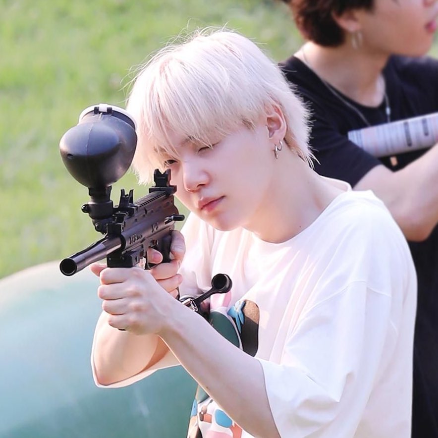 Yoongi is my world ⁷ 🐰🐱🍊 tweet media