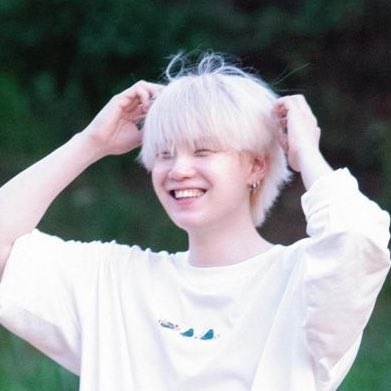 Yoongi is my world ⁷ 🐰🐱🍊 tweet media