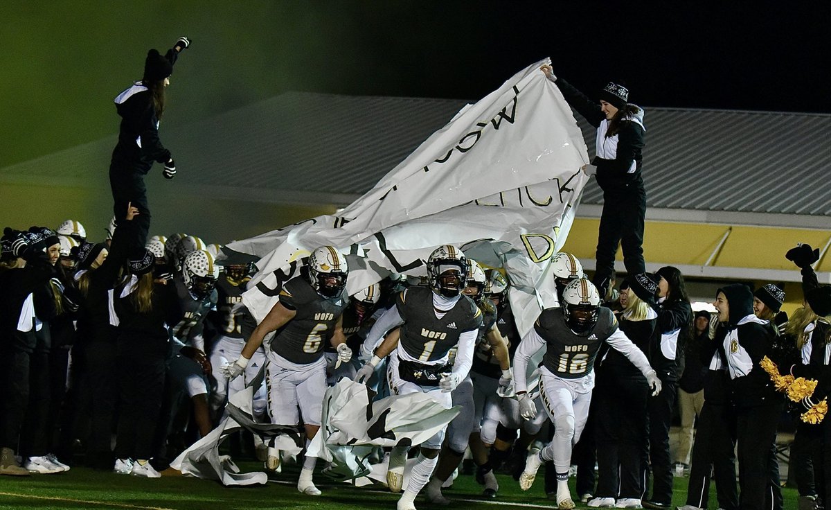 BlackandGoldDa1's tweet photo. The WCHS football team advanced to the state semifinals with a 28-14 win over Covington Catholic tonight. https://t.co/pNI7S0EMhi