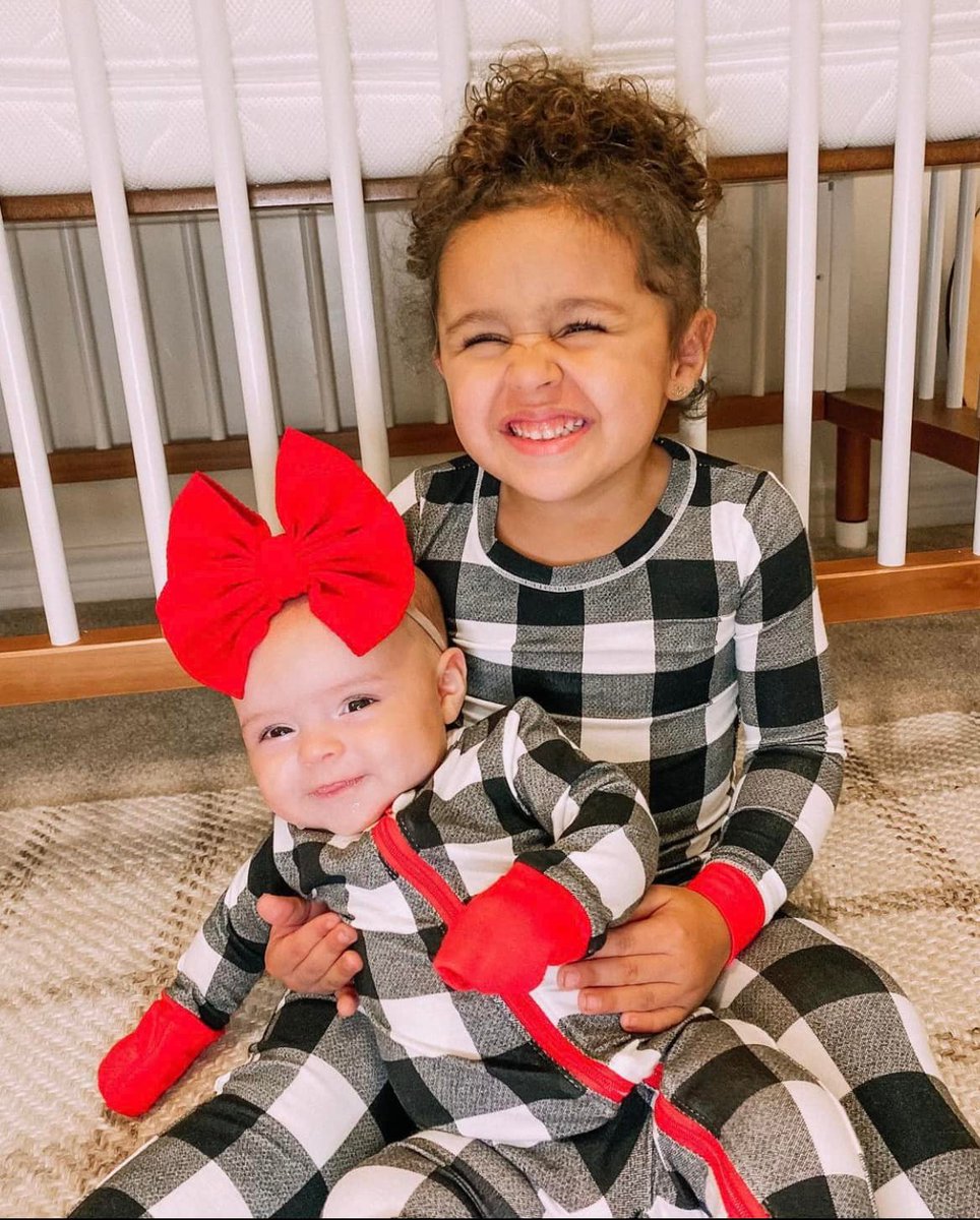 UnexpectedUps's tweet photo. Tiarra Boisseau: two of the most perfect girls!
does anyone else match their kids even though they arenโt twins ๐
iโm obsessed with matching them ๐คโค๏ธ
#momlife #altrdstate #teenmom #sisters #matchingoutfits #perfect
https://t.co/k6HaH87UJ1 https://t.co/ibodwJfbDE