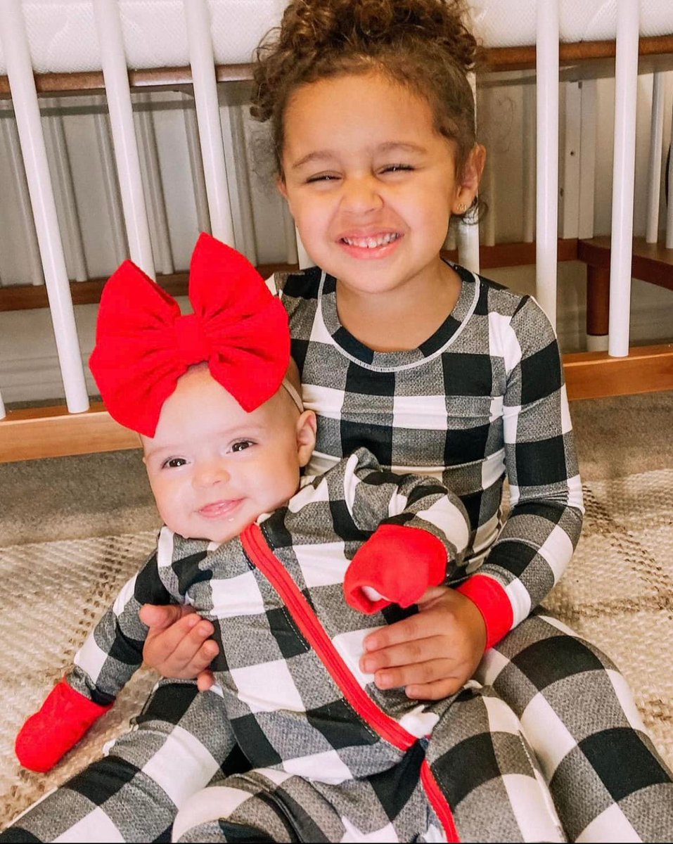 UnexpectedUps's tweet photo. Tiarra Boisseau: two of the most perfect girls!
does anyone else match their kids even though they arenโt twins ๐
iโm obsessed with matching them ๐คโค๏ธ
#momlife #altrdstate #teenmom #sisters #matchingoutfits #perfect
https://t.co/k6HaH87UJ1 https://t.co/ibodwJfbDE
