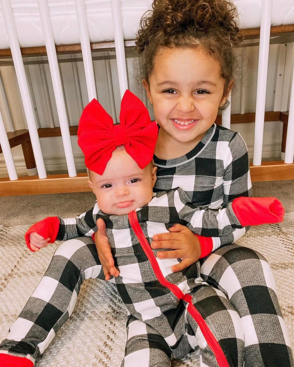 UnexpectedUps's tweet photo. Tiarra Boisseau: two of the most perfect girls!
does anyone else match their kids even though they arenโt twins ๐
iโm obsessed with matching them ๐คโค๏ธ
#momlife #altrdstate #teenmom #sisters #matchingoutfits #perfect
https://t.co/k6HaH87UJ1 https://t.co/ibodwJfbDE