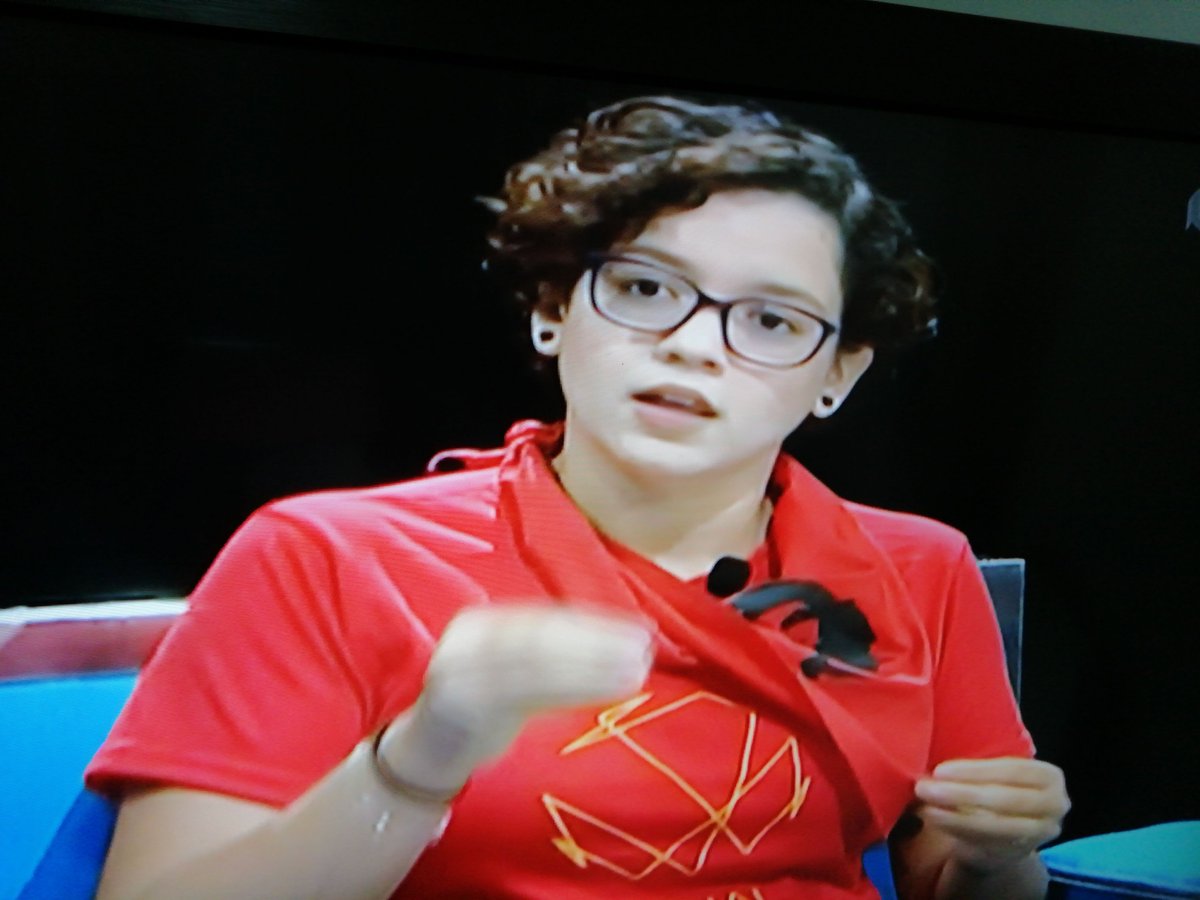 DrRobertoMOjeda's tweet photo. En programa de la TV #Cuba Palabra Precisa, los jóvenes panelistas reiteran que #Revolución es justicia social y requiere más participación popular. #CubaVive #VamosPorMás @DiazCanelB https://t.co/qxELmVO2lE