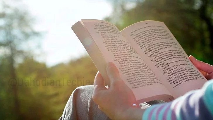 TechDocterz's tweet photo. #Fact of the Day
#Fact13
People read faster or slower depending on what they read from.
Not only do you blink less when you’re on a computer, but reading from a screen also slows you down.
On average, people read 10% slower from a screen than from paper. https://t.co/ipph56eg1R