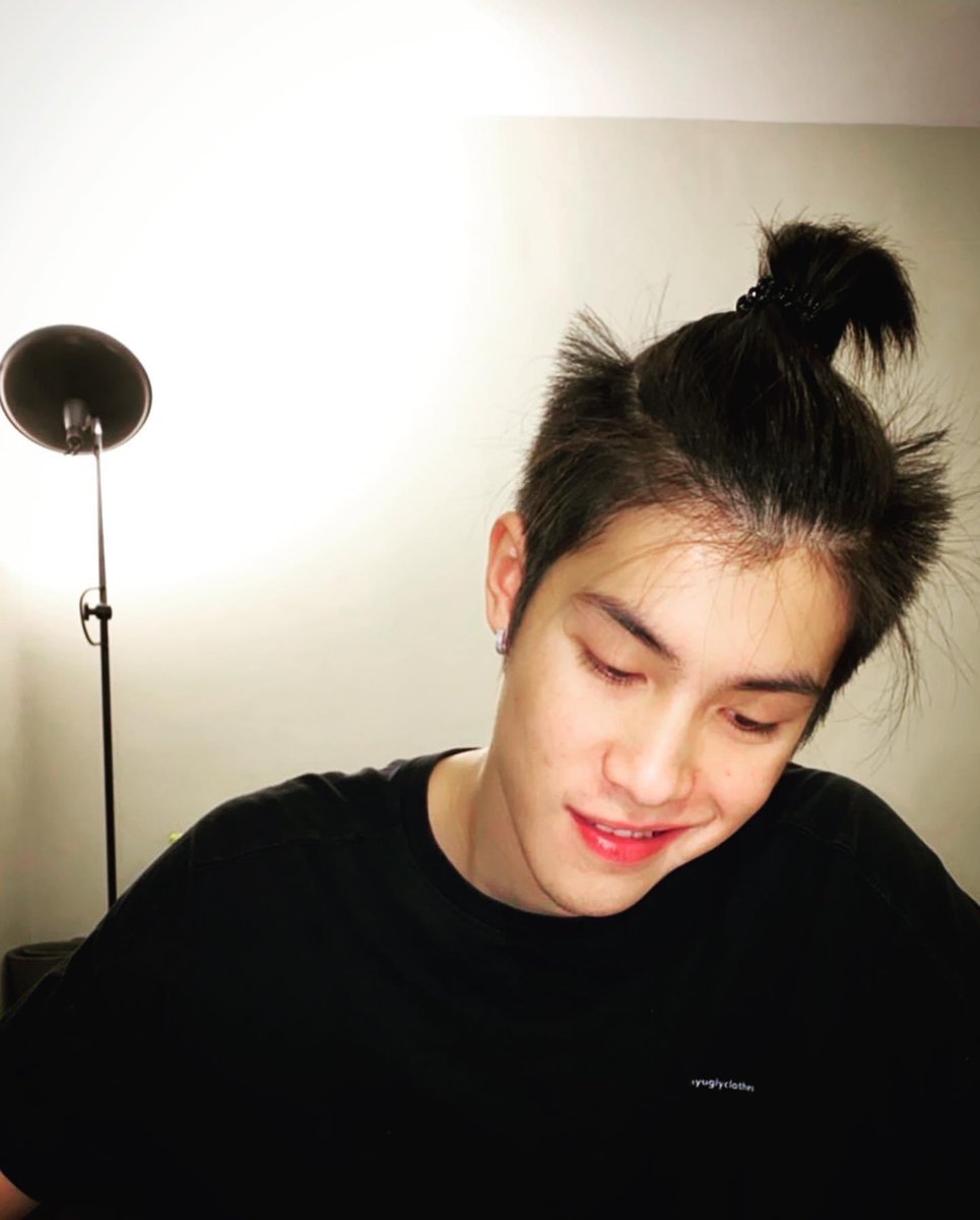pastispinkly's tweet photo. เบาได้เบาาาาาาา 😌 อยากฉีกสัญญาการเป็นมัมหมี แต่เหลือบไปเห็นเงาคนถ่ายในกระจกอีก ฮืออออ https://t.co/OnBy27Wxjz