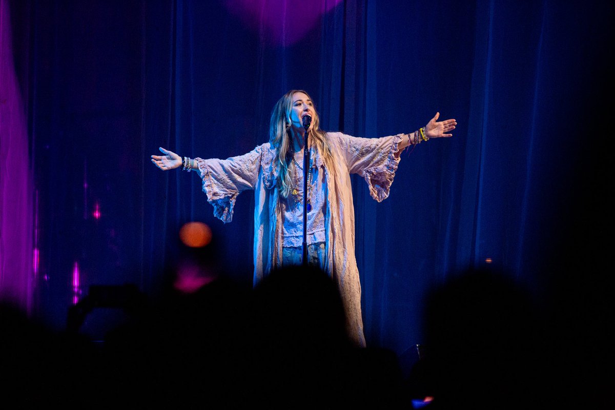901Music's tweet photo. .@Lauren_Daigle at @BrdgstoneArena in Nashville tonight 🙌🏼

📸 @dillonsherlock https://t.co/XmZaAQQnYz