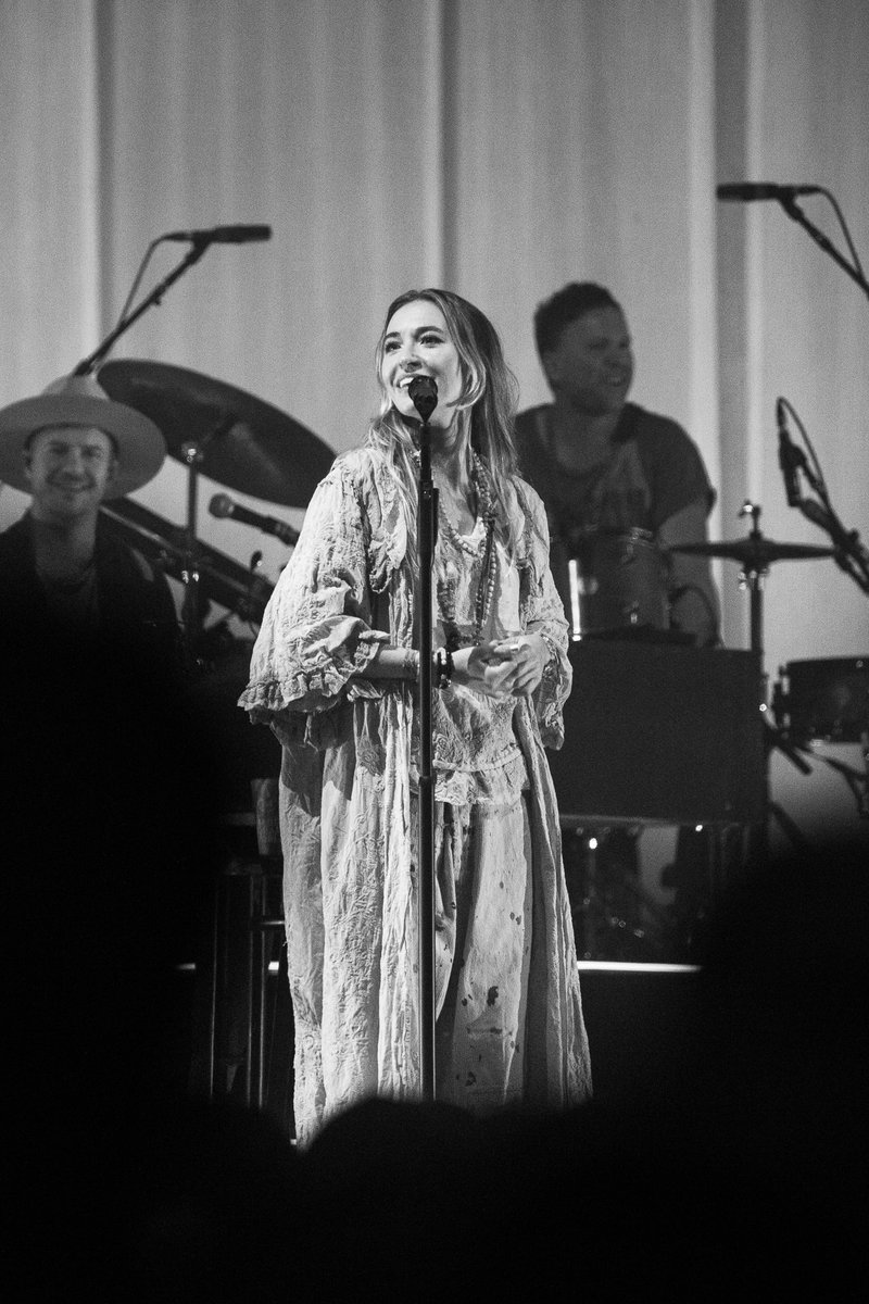 901Music's tweet photo. .@Lauren_Daigle at @BrdgstoneArena in Nashville tonight 🙌🏼

📸 @dillonsherlock https://t.co/XmZaAQQnYz