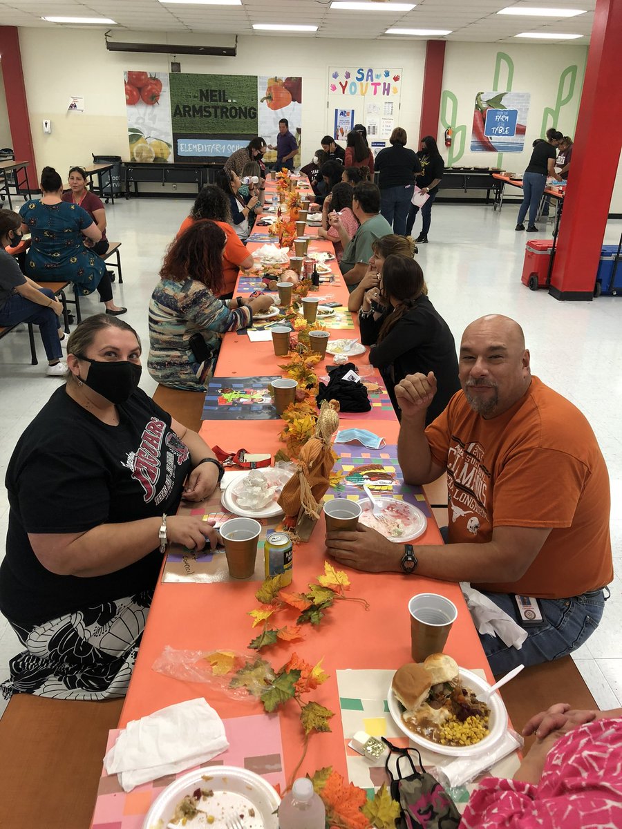 SSAISDArmstrong's tweet photo. 🧡🧡Armstrong had a delicious Thanksgiving Feast. A special thank you to our wonderful parents who volunteered to cover our classrooms.Armstrong has the best students, parents, teachers, and staff. Thankful, Grateful, Blessed🧡🧡 https://t.co/mMNEZSz8b8