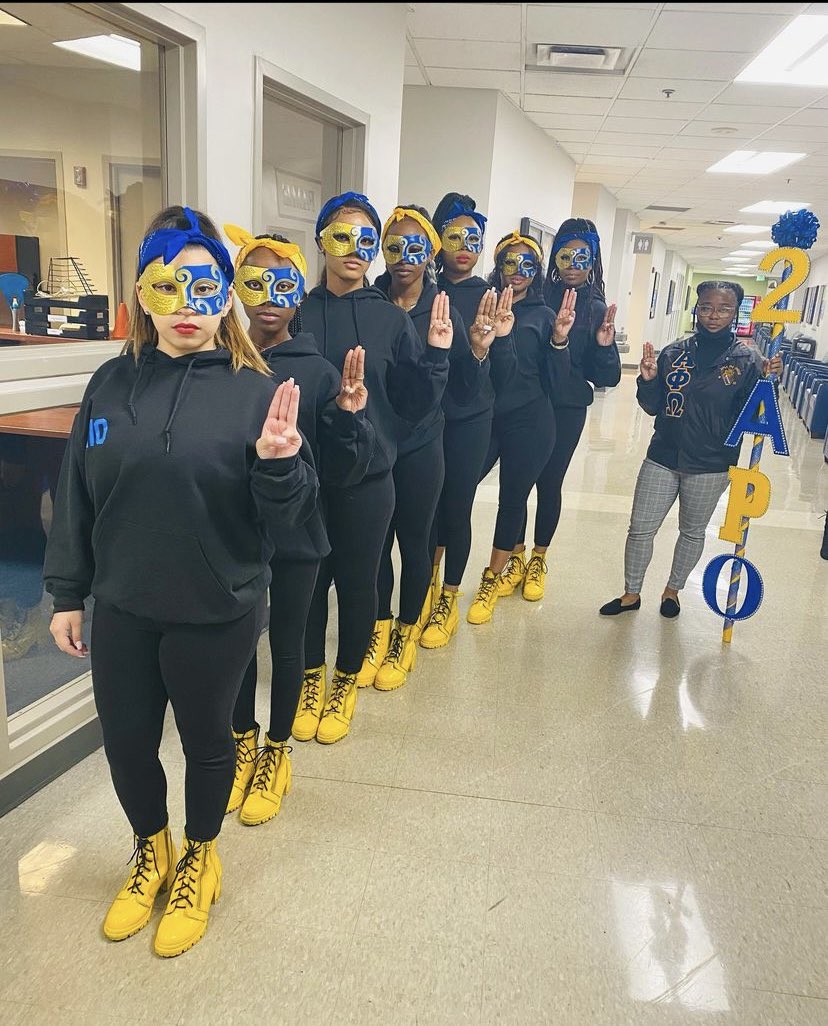 APO_GSU's tweet photo. Welcome FA ‘21 to our AMBITIOUS Brotherhood 💙💛 #LFS #MWAB https://t.co/mjNUoKp8Yx