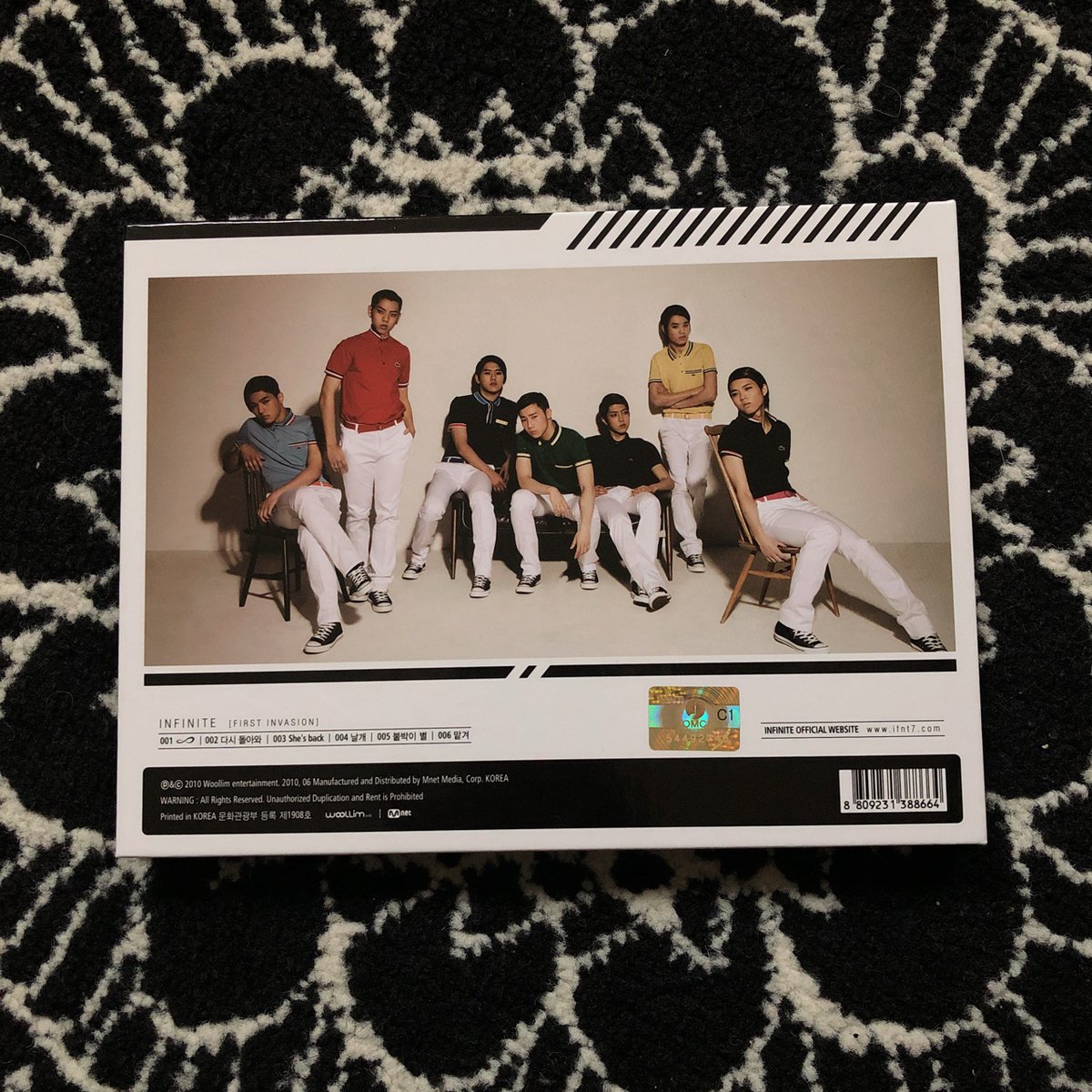 urastronauts's tweet photo. Vuelvo a dar indicios de vida aquí recomendando canciones porque es lo que mejor me sale, y #FirstInvasion es mi primer movimiento de noche haciendo #InfiniteStreamParty ¡Muchas gracias por los regalos! ☄️
– its #𝑩𝒀⍨ https://t.co/lcqpdqgRgj