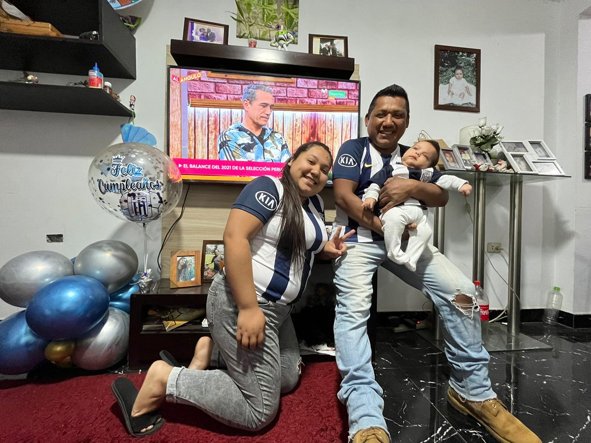 LeonellaSantome's tweet photo. #LaFinalEnAlAngulo #AlÁngulo arriba alianza Lima siempre 🙏💙🤍✨ https://t.co/tJILweidwv