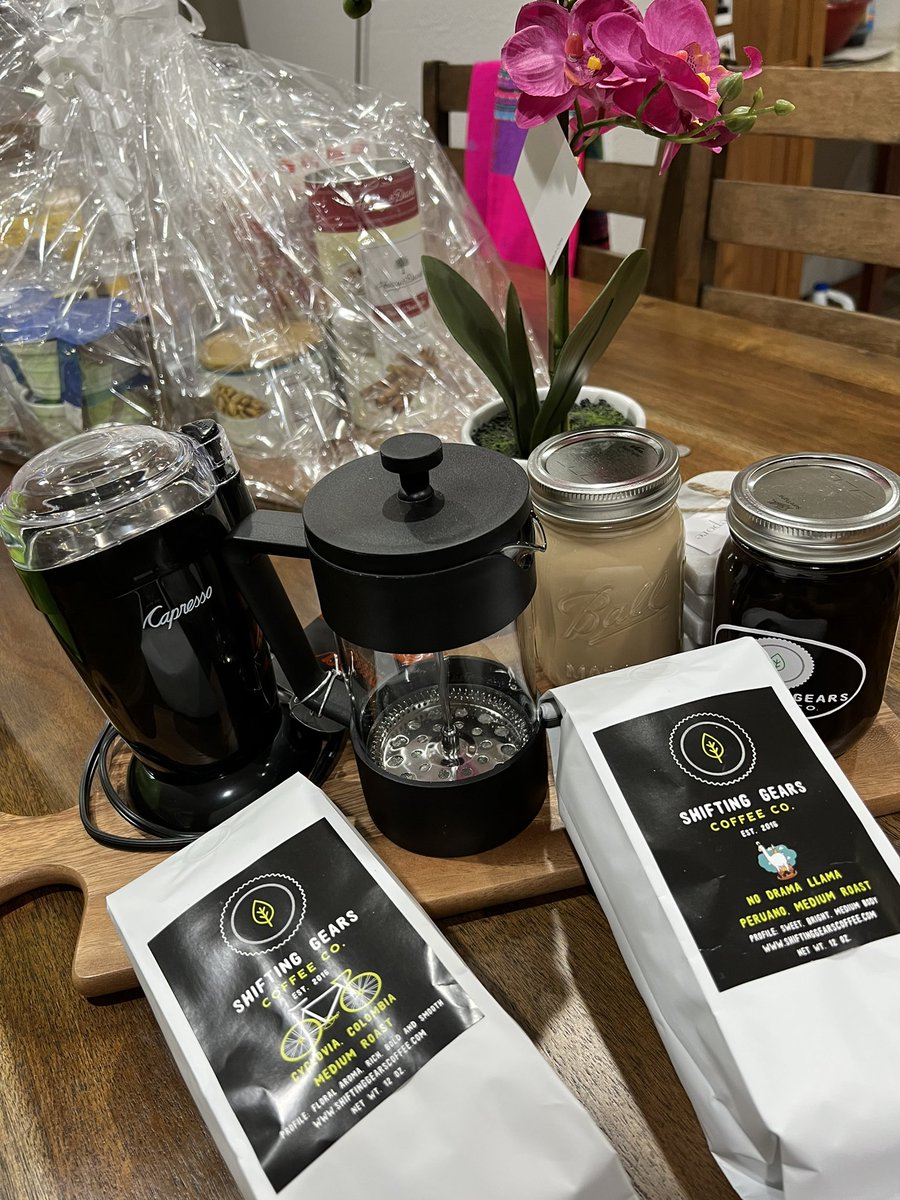 Mama knows me best. Feeding my coffee addiction 💙 <a href="/ShiftingGearsCC/">ShiftingGearsCoffee</a>