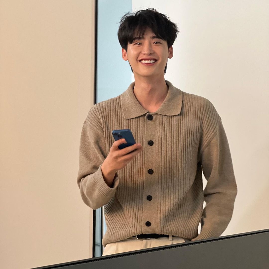 Lee Jong Suk JSHINE tweet media
