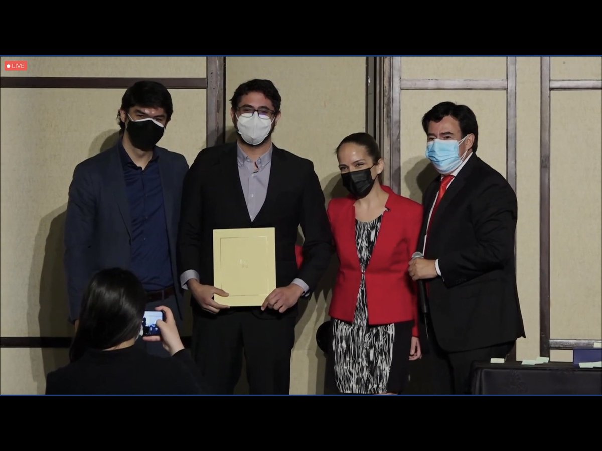 juanpabloarab's tweet photo. Dr @LuisAntonioDiaz receiving the award to the best work on Liver Diseases presented at the Chilean GI meeting. Proud of you! @schgastro #LiverTwitter @FacMedicinaUC https://t.co/tTu26tZgM3