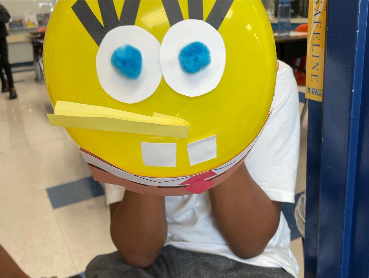 TurrubiatesSJH's tweet photo. We always have so much fun with this read aloud! Kiddos loved creating their own balloon puppets after learning about the innovative puppeteer behind the Macy’s Thanksgiving Day parade 🧡 @NISDHowsman https://t.co/jh7w65amzw