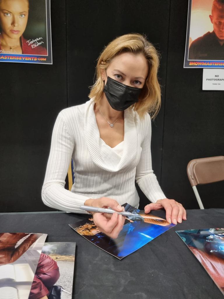 formuladave's tweet photo. @LokenKristanna Great to finally meet T-X. Thanks for signing the photos. https://t.co/FgZjuN541U