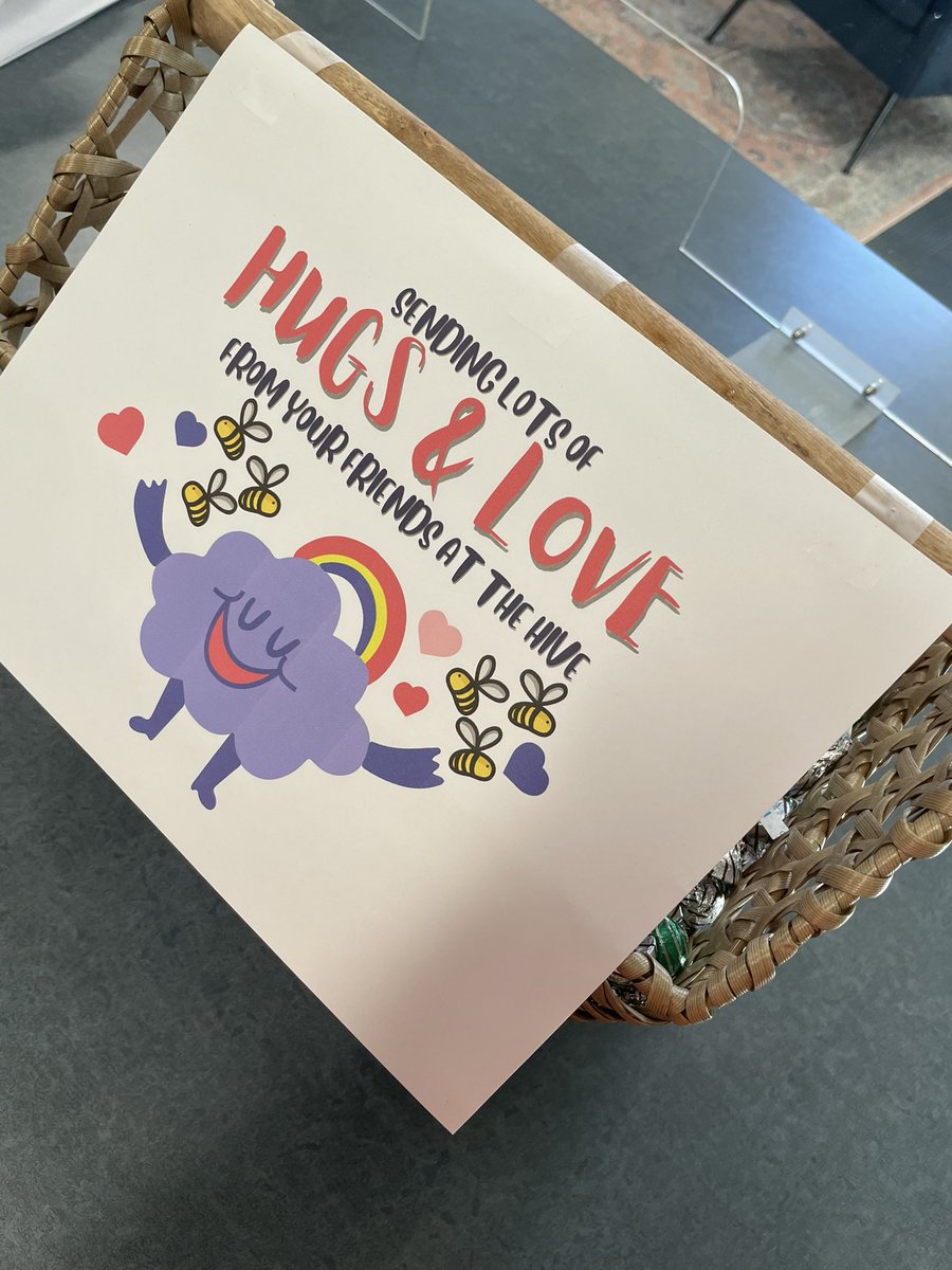 RTEFlightStatus's tweet photo. Today our Flight Crew is SO thankful for the Hugs & Love sent to us from the @lonniebnelson Hive. Your thoughtfulness lifted our spirits and spread smiles across the building! Many thanks. 💗 #RTEjoy https://t.co/ZYcQ0znk81